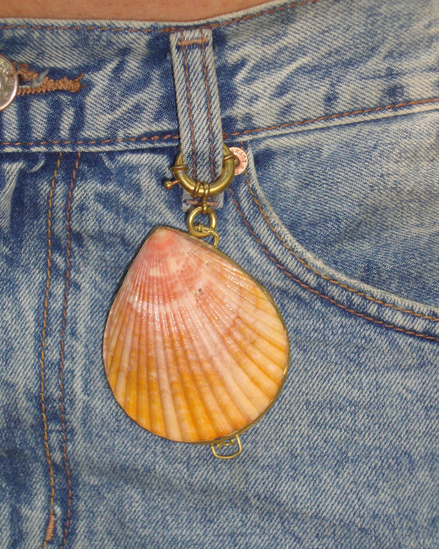 Scallop Seashell Case Charm