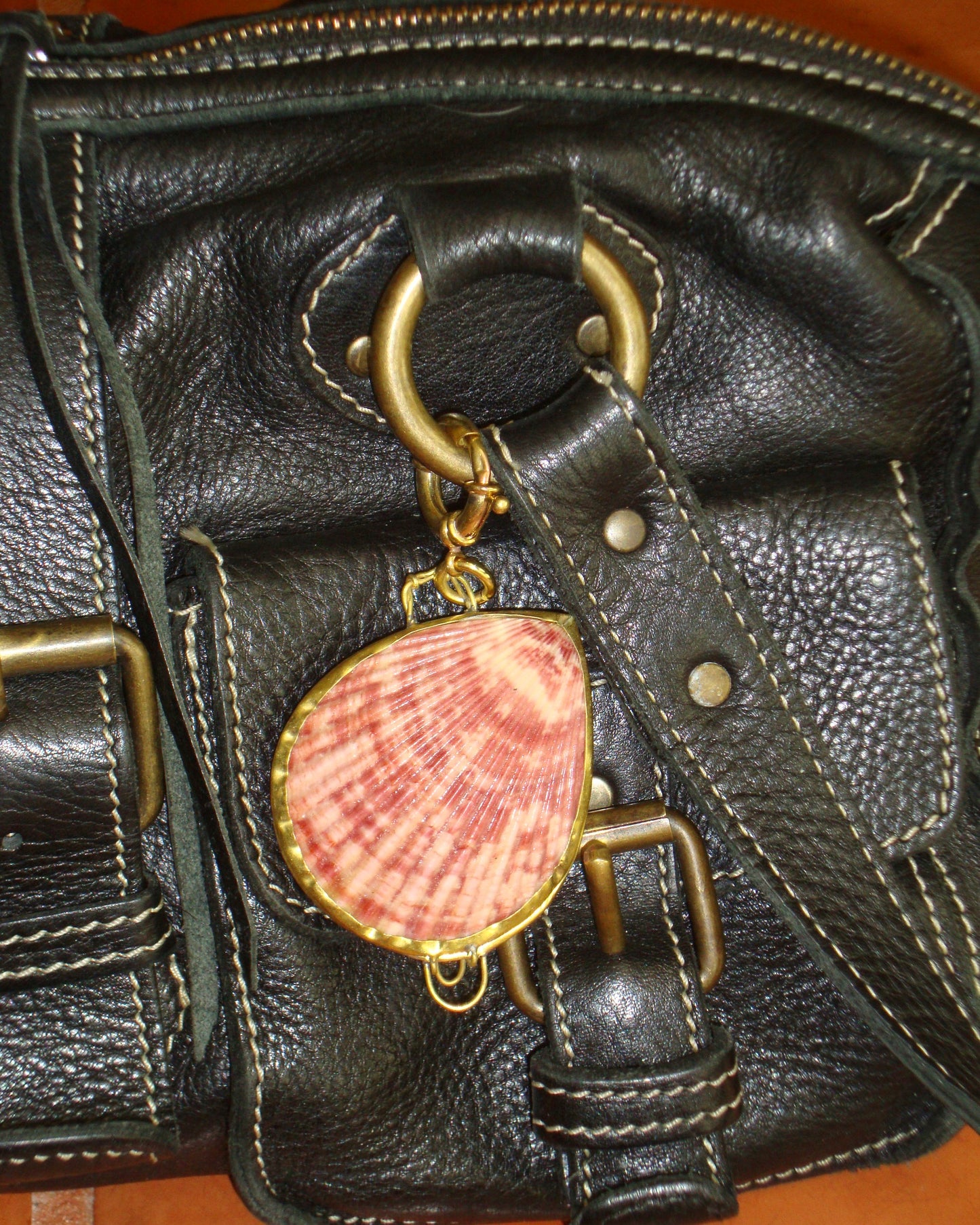 Scallop Seashell Case Charm